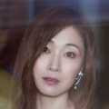 收起 时长：01:07建议WIFI下打开 专稿 当西湖的晨雾漫过杨公堤，楼外楼的灶火升起第一缕炊烟，西湖醋鱼的酸甜在舌尖晕开...3月26日上映的新片《甜咸之间》就这样用细腻的笔触，铺展开了一幅有关美食、美景与人间温情的江南画卷。